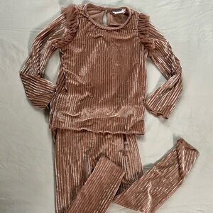 Zara kid girl set top and pant Sz 4-5 long sleeves  ruffle on the shoulder
